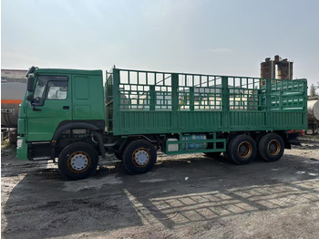 Pritsche LKW Für die Beförderung von Silo SINOTRUK HOWO 420hp 8x4 fence truck: das Bild 3 Pritsche LKW Für die Beförderung von Silo SINOTRUK HOWO 420hp 8x4 fence truck: das Bild 3