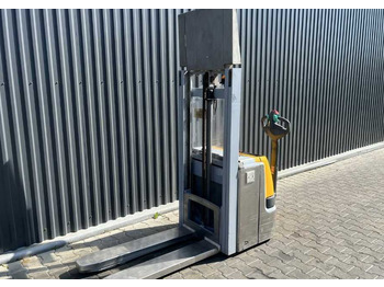 JUNGHEINRICH EJC Hochhubwagen