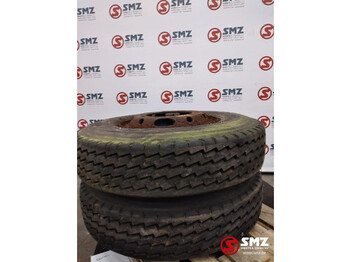PIRELLI Reifen