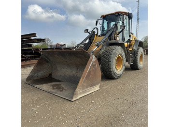 Radlader JCB 437 HT: das Bild 3
