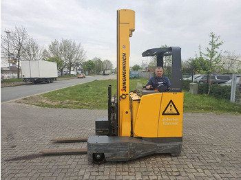 JUNGHEINRICH ETV Schubmaststapler