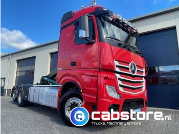 Abrollkipper Mercedes-Benz ACTROS 2542 6x2 Euro 6 - HIAB-Multilift 26 Ton's Haakarmsysteem - Containerlift -Bouwjaar 2016 - Km 544.497: das Bild 2