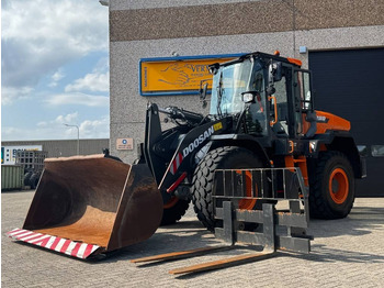 DEVELON Mobilbagger