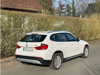 PKW BMW X1: das Bild 2