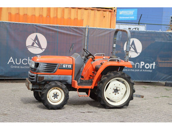 KUBOTA Traktor