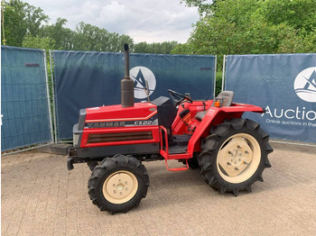 YANMAR Traktor