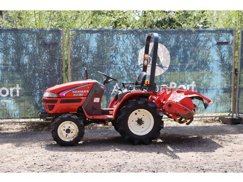 YANMAR Traktor