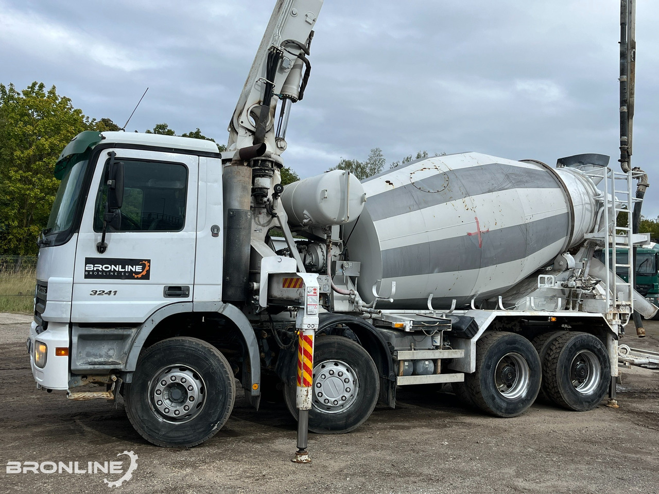 Fahrmischer 2004 MERCEDES-BENZ ACTROS 3241K 8X4/4 PUMI: das Bild 6