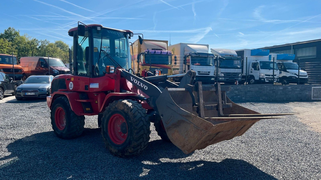 Volvo L35G Radlader 7200 Kg Schaufel Gabel Volvo L35G Radlader 7200 Kg Schaufel Gabel - Radlader: das Bild 3 Volvo L35G Radlader 7200 Kg Schaufel Gabel Volvo L35G Radlader 7200 Kg Schaufel Gabel - Radlader: das Bild 3