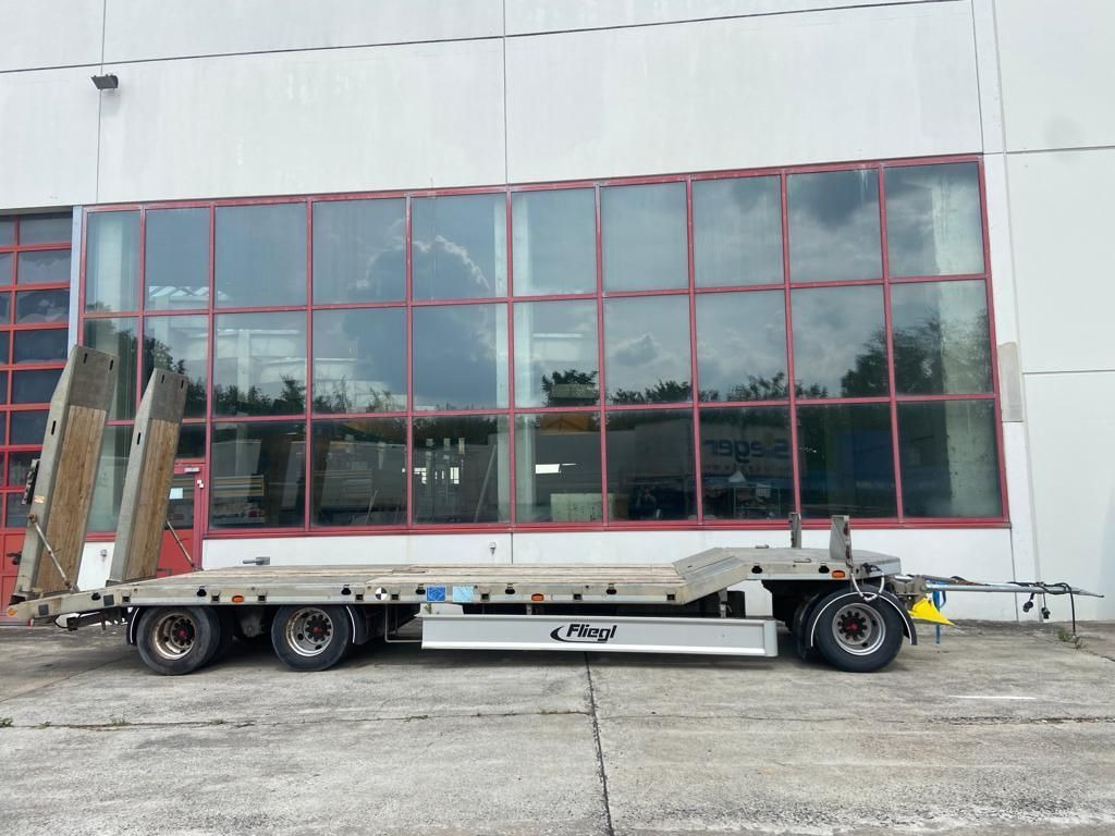 Fliegl 3 Achs Tiefladeranhänger - Tieflader Anhänger: das Bild 3 Fliegl 3 Achs Tiefladeranhänger - Tieflader Anhänger: das Bild 3
