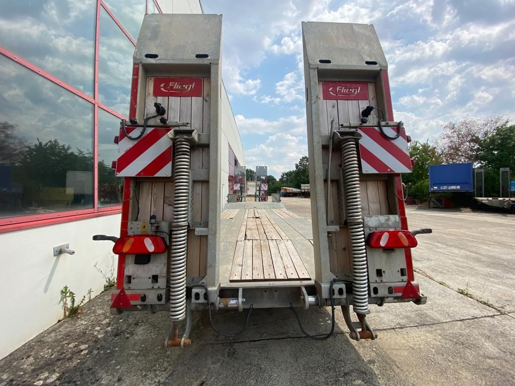 Fliegl DTS 300 3 Achs Tiefladeranhänger - Tieflader Anhänger: das Bild 5 Fliegl DTS 300 3 Achs Tiefladeranhänger - Tieflader Anhänger: das Bild 5
