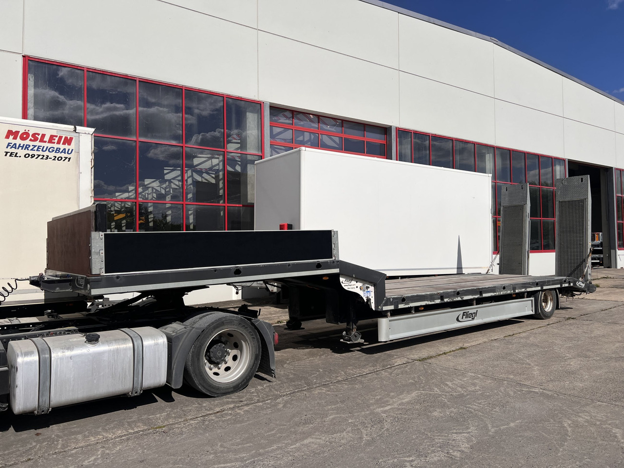 Fliegl SES210 1 Achs Satteltieflader - Tieflader Auflieger: das Bild 3 Fliegl SES210 1 Achs Satteltieflader - Tieflader Auflieger: das Bild 3