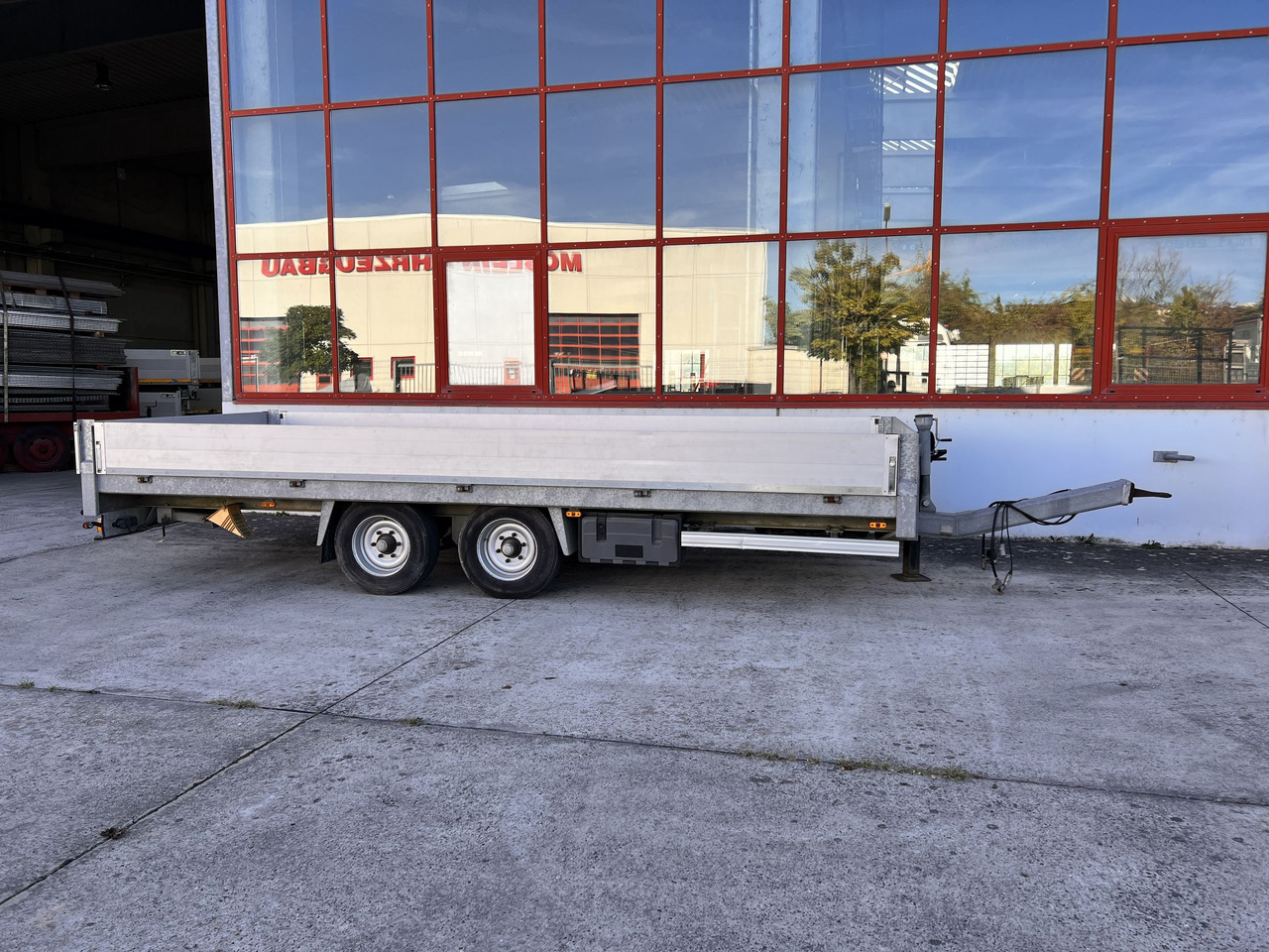 Humbaur B6AG Tandem- Prischenanhänger- Tieflader - Pritschenanhänger/ Plattformanhänger: das Bild 1 Humbaur B6AG Tandem- Prischenanhänger- Tieflader - Pritschenanhänger/ Plattformanhänger: das Bild 1