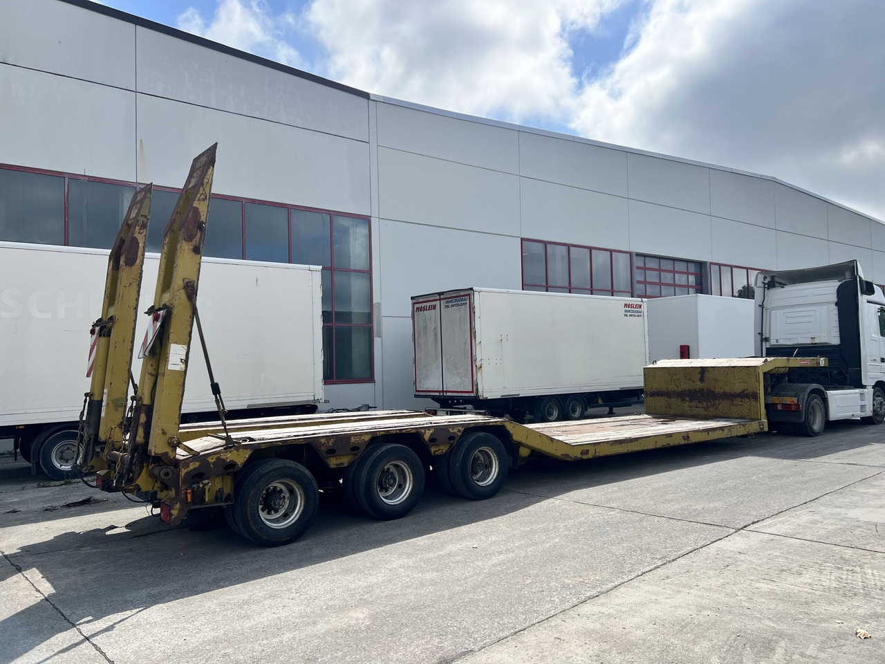 LANGENDORF SATBUE 30/38 3 Achs Tiefbett- Satteltieflader - Tieflader Auflieger: das Bild 5 LANGENDORF SATBUE 30/38 3 Achs Tiefbett- Satteltieflader - Tieflader Auflieger: das Bild 5