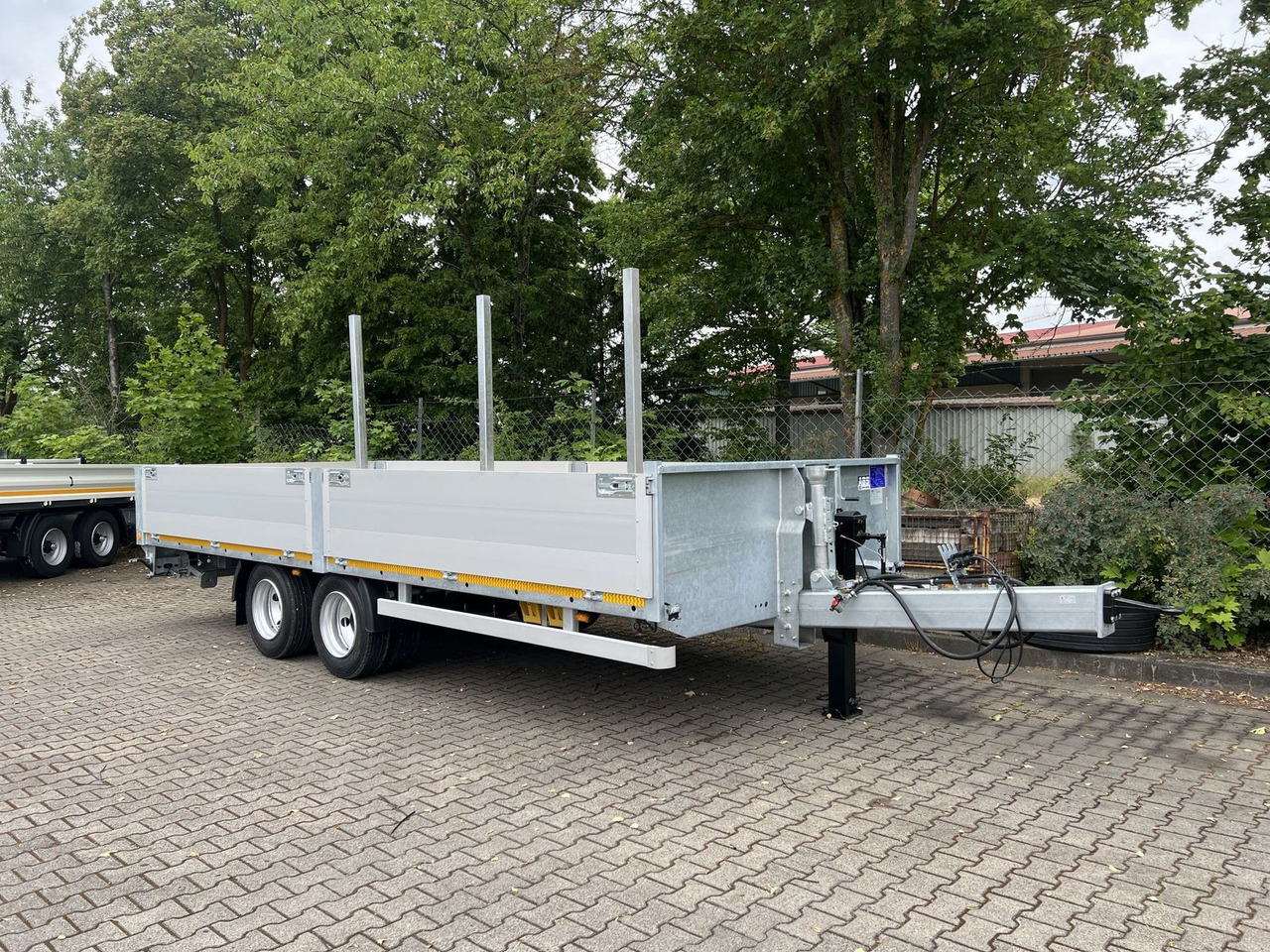 Möslein 14,4 t Tandem- Pritschenanhänger- Tieflader - Tieflader Anhänger: das Bild 2 Möslein 14,4 t Tandem- Pritschenanhänger- Tieflader - Tieflader Anhänger: das Bild 2