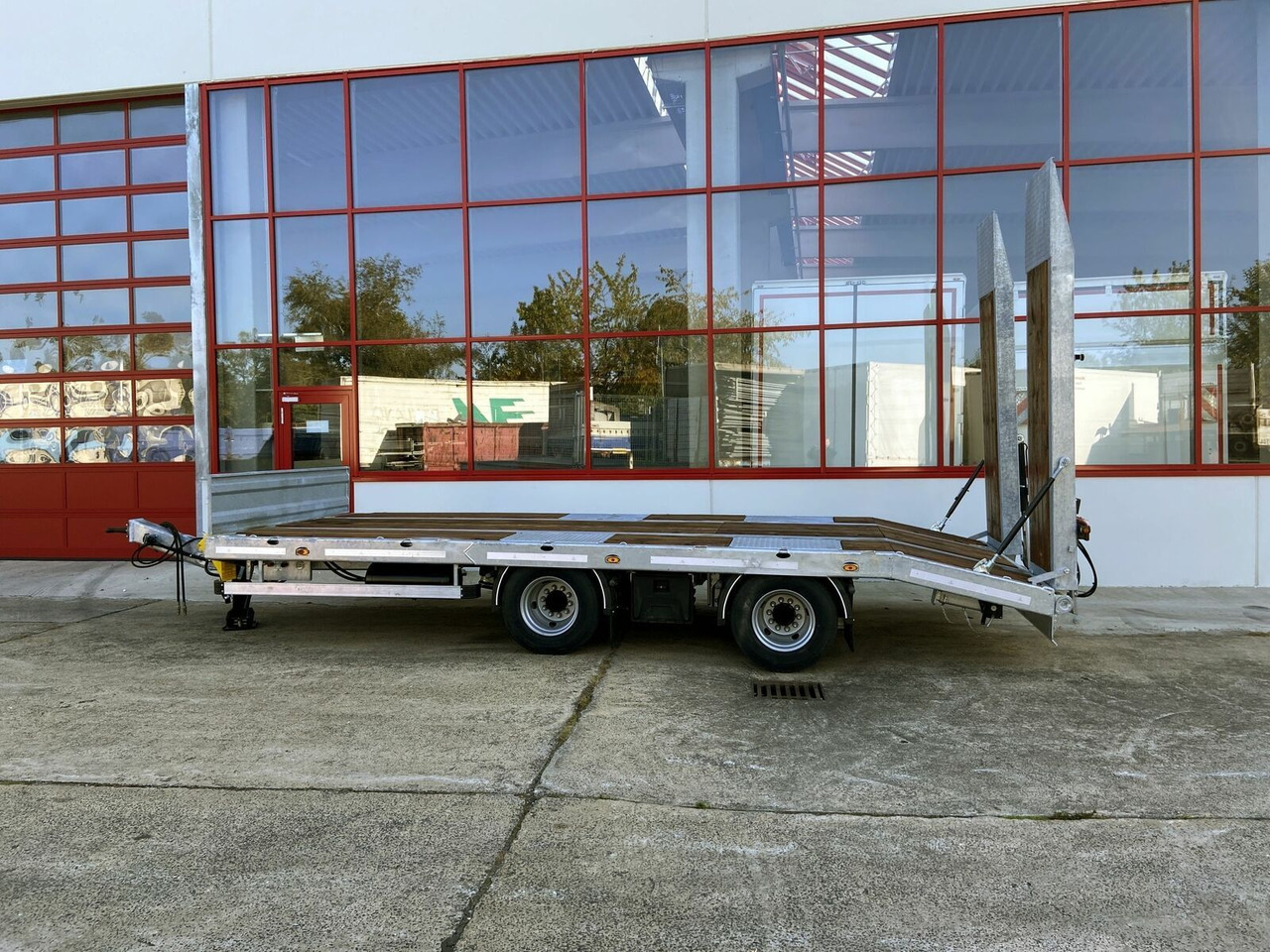 Möslein 21 t Tandemtieflader, hydr. Rampen, NEU - Tieflader Anhänger: das Bild 4 Möslein 21 t Tandemtieflader, hydr. Rampen, NEU - Tieflader Anhänger: das Bild 4