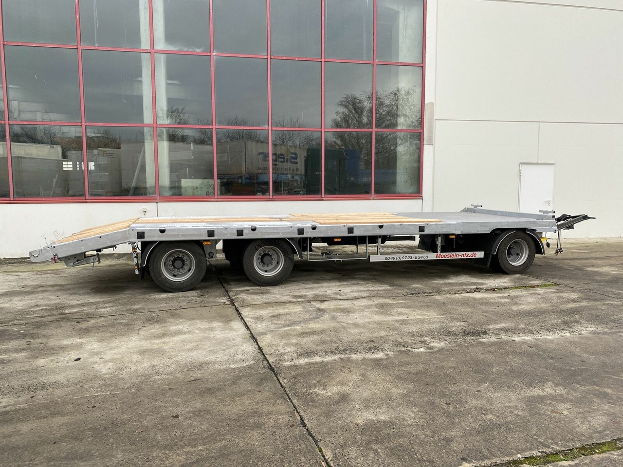 Möslein 3 Achs Tieflader gerader Ladefläche 9 m, Neufah - Tieflader Anhänger: das Bild 3 Möslein 3 Achs Tieflader gerader Ladefläche 9 m, Neufah - Tieflader Anhänger: das Bild 3