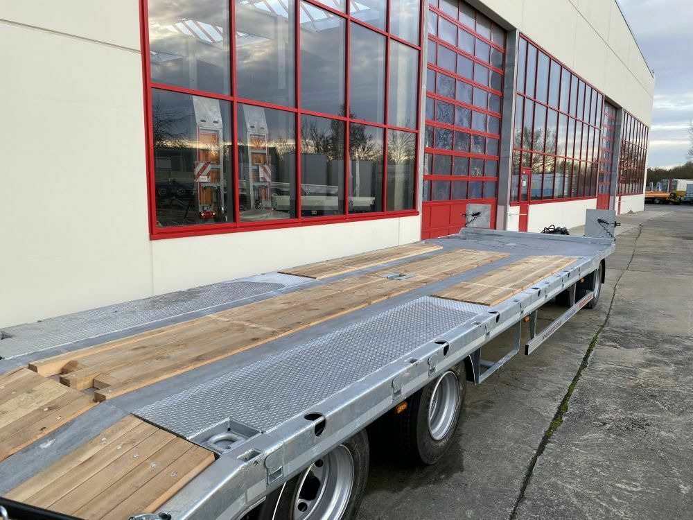 Möslein 3 Achs Tieflader mit gerader Ladefläche 9 m, Ne - Tieflader Anhänger: das Bild 5 Möslein 3 Achs Tieflader mit gerader Ladefläche 9 m, Ne - Tieflader Anhänger: das Bild 5