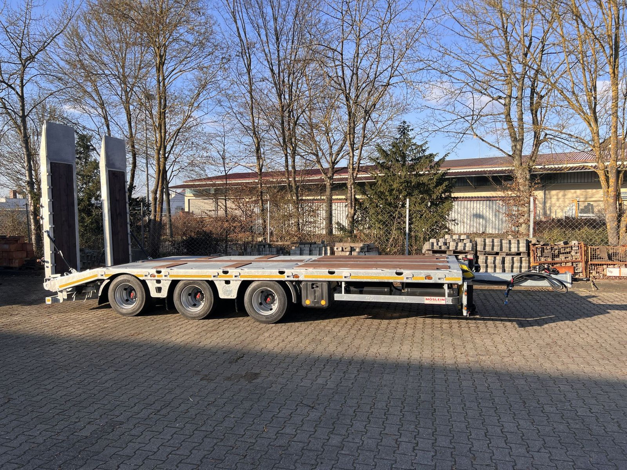 Möslein 34 t GG Tridem- Tieflader 3 Achs, gelenktNeufah - Tieflader Anhänger: das Bild 1 Möslein 34 t GG Tridem- Tieflader 3 Achs, gelenktNeufah - Tieflader Anhänger: das Bild 1