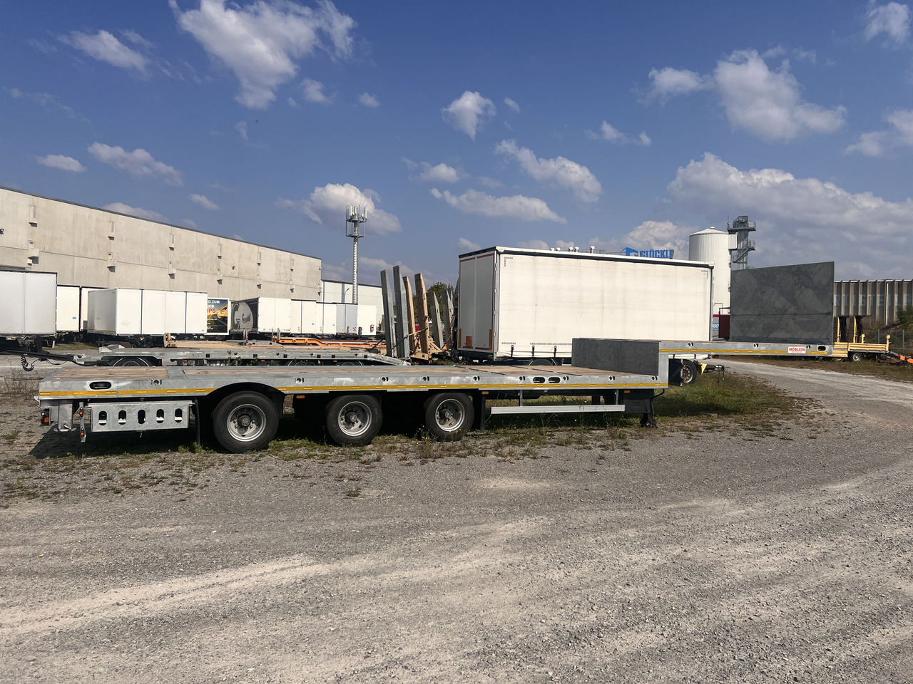 Möslein ST 3 Plato 8,7 3 Achs Satteltieflader Plato 45 t GGfür Fertigteile, Baumaschinen - Tieflader Auflieger: das Bild 4 Möslein ST 3 Plato 8,7 3 Achs Satteltieflader Plato 45 t GGfür Fertigteile, Baumaschinen - Tieflader Auflieger: das Bild 4