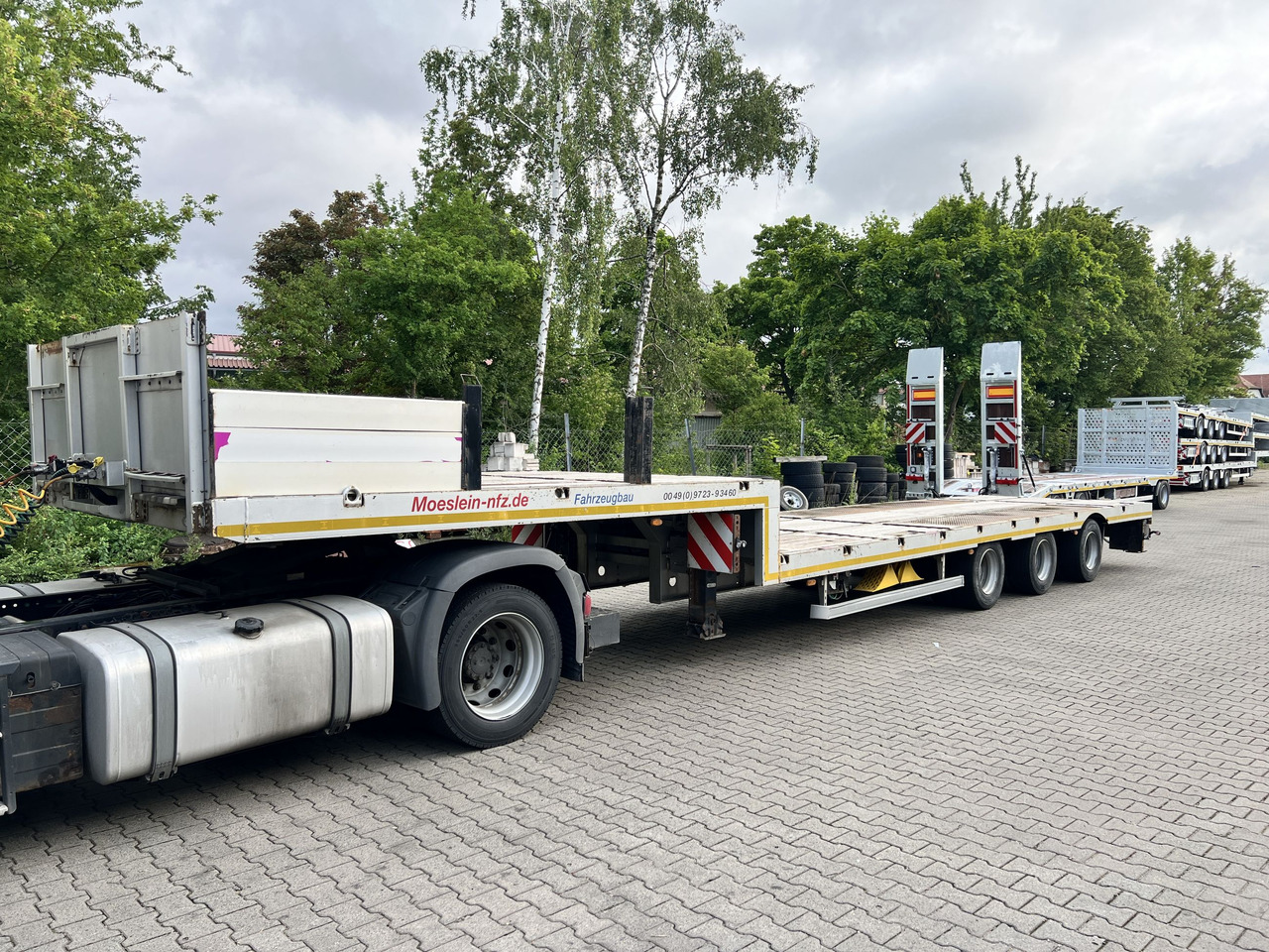 Möslein STO 3 Schwebheim 3 Achs Satteltieflader - Tieflader Auflieger: das Bild 3 Möslein STO 3 Schwebheim 3 Achs Satteltieflader - Tieflader Auflieger: das Bild 3
