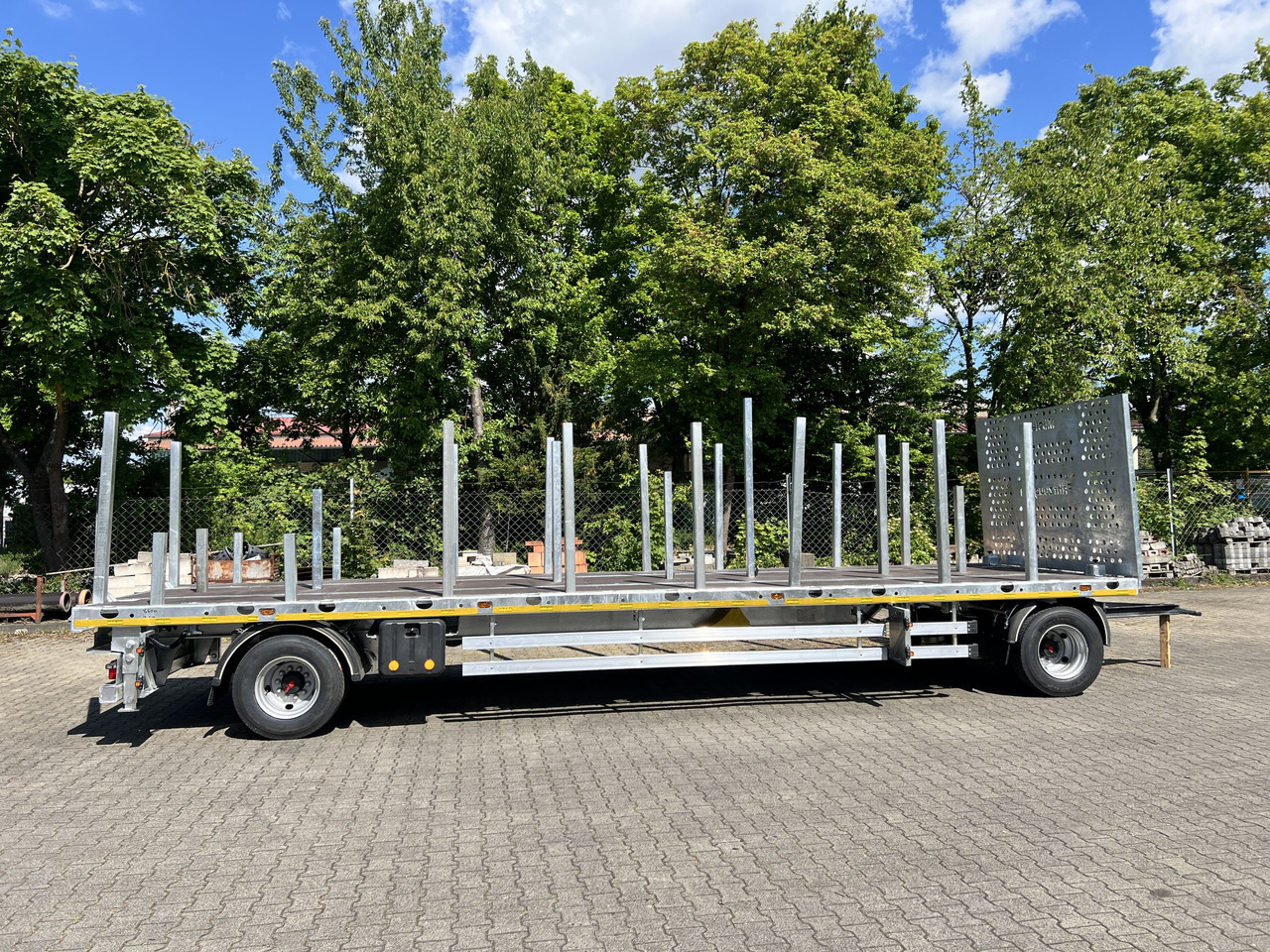 Möslein T 2 Plato 7,60 m 2 Achs Jumbo- Plato- Anhänger - Pritschenanhänger/ Plattformanhänger: das Bild 4 Möslein T 2 Plato 7,60 m 2 Achs Jumbo- Plato- Anhänger - Pritschenanhänger/ Plattformanhänger: das Bild 4
