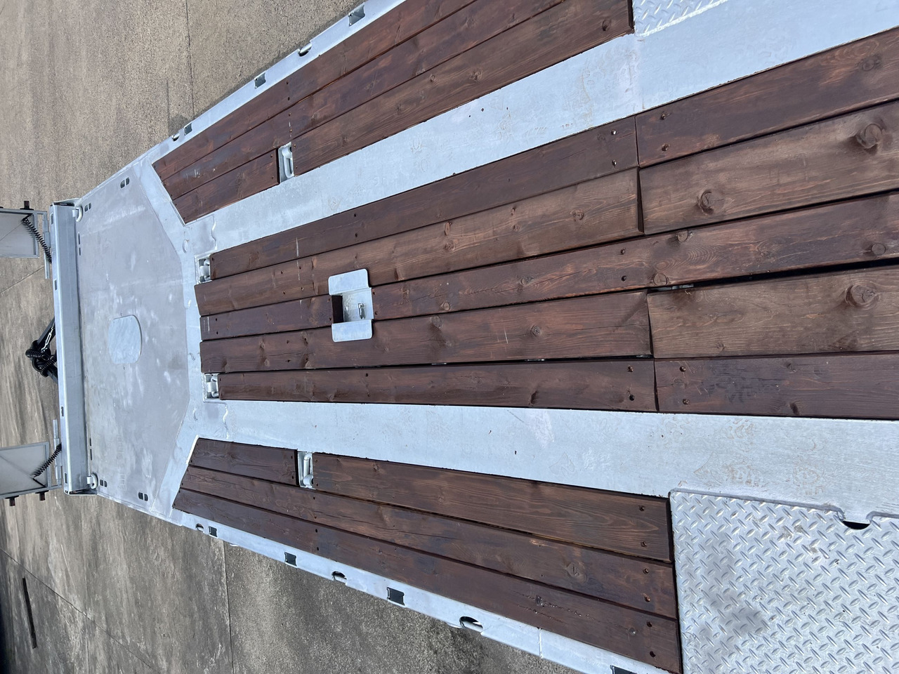 Möslein T 3-9,20 F 3 Achs Tieflader mit gerader Ladefläche 9 m, Neufahrzeug - Tieflader Anhänger: das Bild 2 Möslein T 3-9,20 F 3 Achs Tieflader mit gerader Ladefläche 9 m, Neufahrzeug - Tieflader Anhänger: das Bild 2