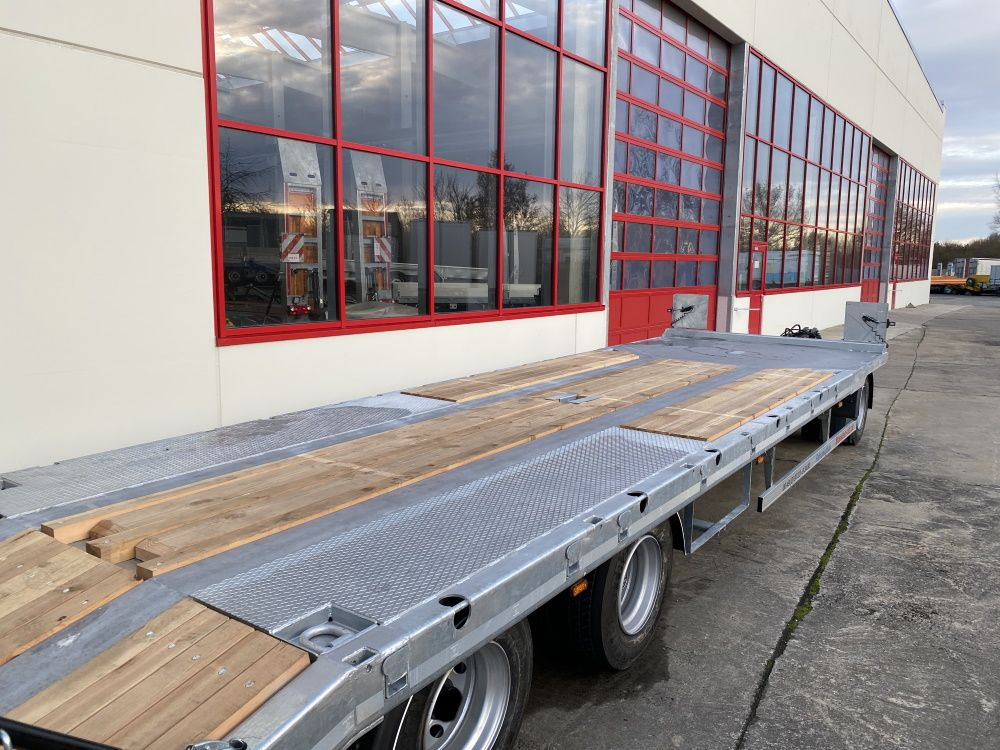Möslein T 3-9,20 F Blatt 3 Achs Tieflader mit gerader Ladefläche 9 m, Neufahrzeug - Tieflader Anhänger: das Bild 5 Möslein T 3-9,20 F Blatt 3 Achs Tieflader mit gerader Ladefläche 9 m, Neufahrzeug - Tieflader Anhänger: das Bild 5