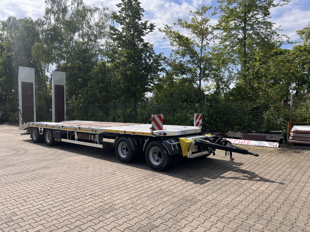 Möslein T4 VB H1 gerade neuer 4 Achs Tieflader gerade hydraulischen Rampen - Tieflader Anhänger: das Bild 4 Möslein T4 VB H1 gerade neuer 4 Achs Tieflader gerade hydraulischen Rampen - Tieflader Anhänger: das Bild 4