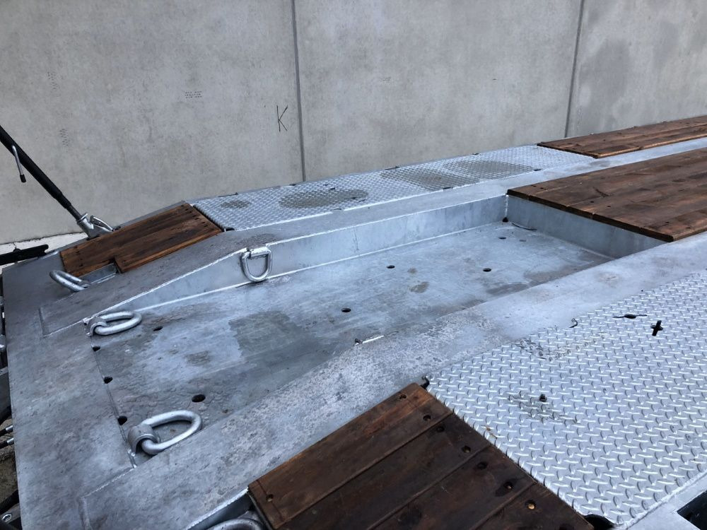 Möslein T4 VB H1 gerade neuer 4 Achs Tieflader gerade hydraulischen Rampen - Tieflader Anhänger: das Bild 2 Möslein T4 VB H1 gerade neuer 4 Achs Tieflader gerade hydraulischen Rampen - Tieflader Anhänger: das Bild 2