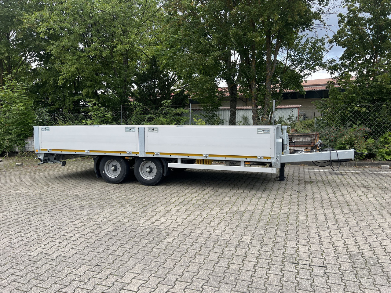 Möslein THT 11- G 7,2 Tandem- Pritschenanhänger- Tieflader - Pritschenanhänger/ Plattformanhänger: das Bild 2 Möslein THT 11- G 7,2 Tandem- Pritschenanhänger- Tieflader - Pritschenanhänger/ Plattformanhänger: das Bild 2