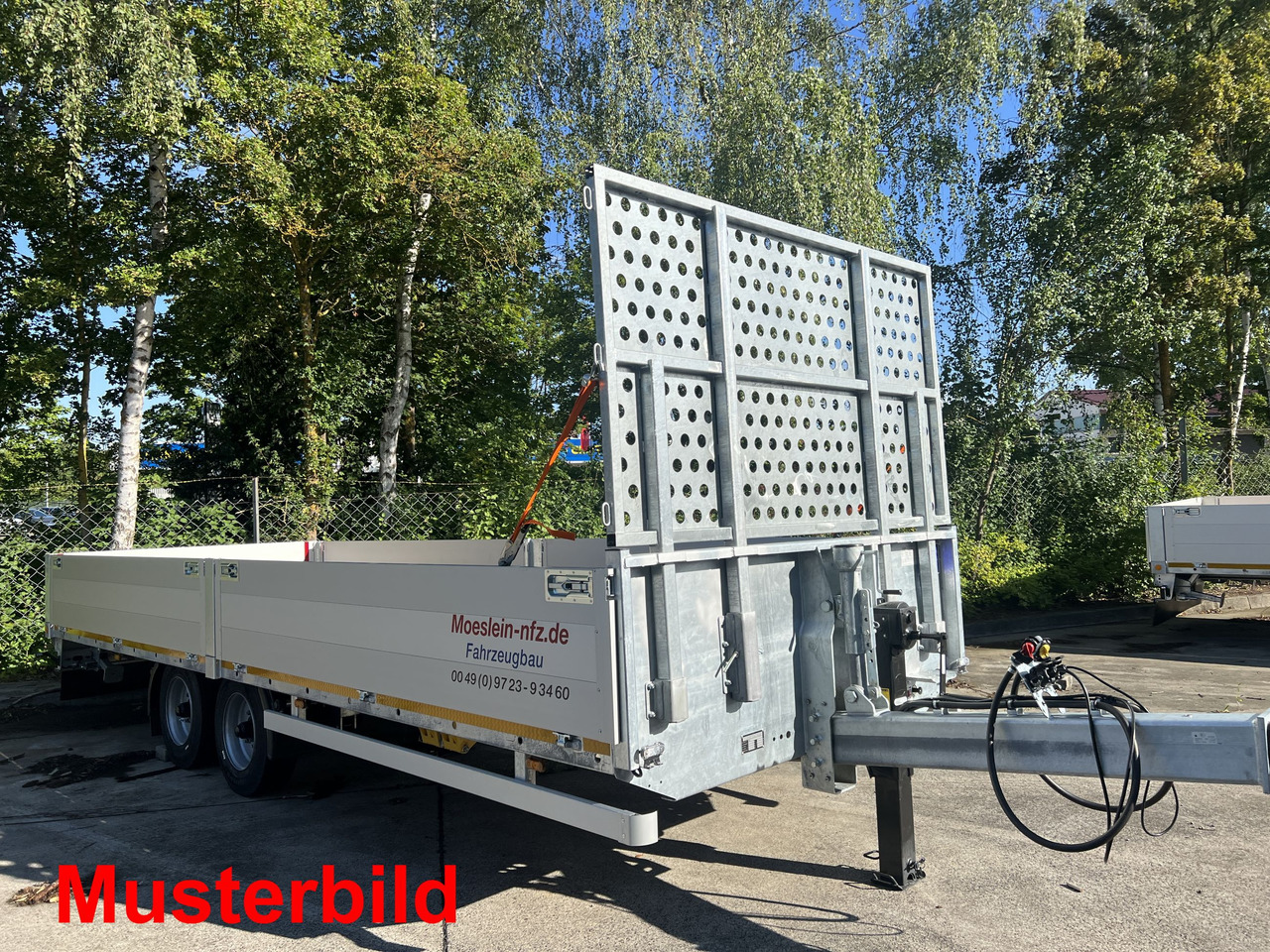Möslein THT 14,4 G 7,2 14,4 t Tandem- Pritschenanhänger- Tieflader - Pritschenanhänger/ Plattformanhänger: das Bild 2 Möslein THT 14,4 G 7,2 14,4 t Tandem- Pritschenanhänger- Tieflader - Pritschenanhänger/ Plattformanhänger: das Bild 2