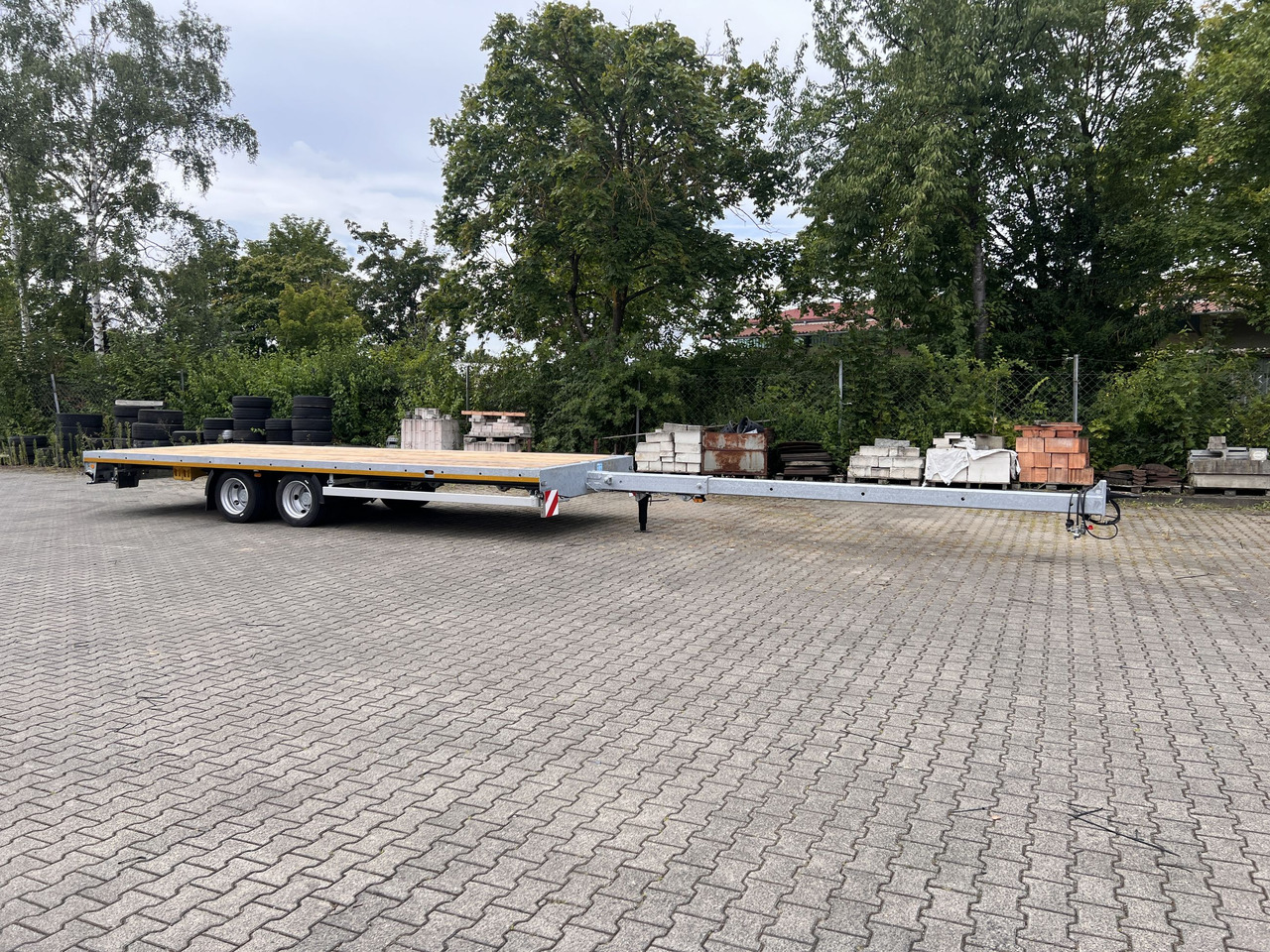 Möslein THT 14-G 7,20 ausziehbar 13,9 t Tandemanhänger- Tieflader, ausziehbar - Pritschenanhänger/ Plattformanhänger: das Bild 1 Möslein THT 14-G 7,20 ausziehbar 13,9 t Tandemanhänger- Tieflader, ausziehbar - Pritschenanhänger/ Plattformanhänger: das Bild 1