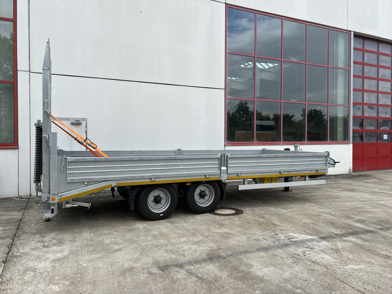Möslein TT11 BR Neuer Tandemtieflader, breit Rampen - Tieflader Anhänger: das Bild 5 Möslein TT11 BR Neuer Tandemtieflader, breit Rampen - Tieflader Anhänger: das Bild 5