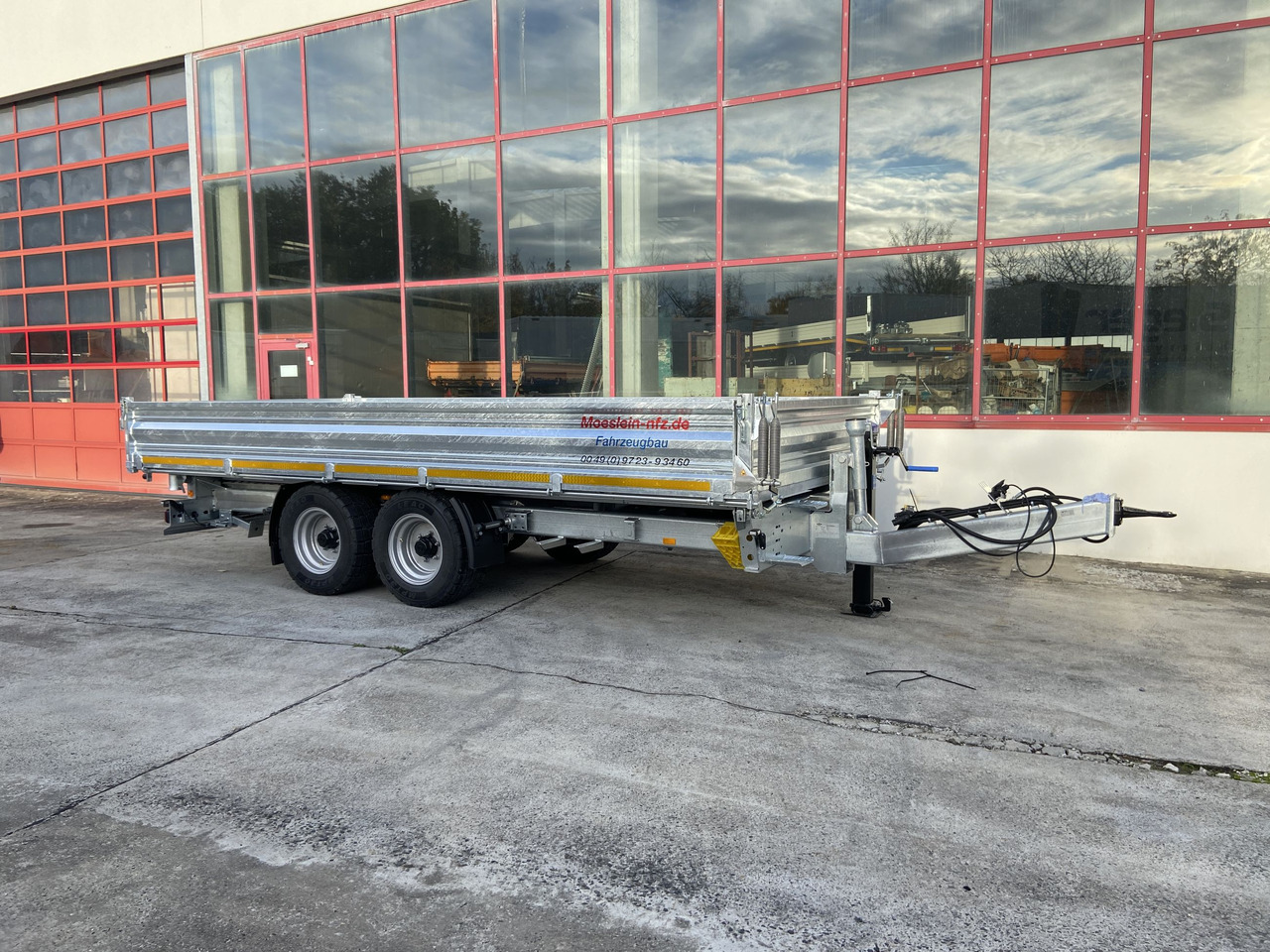 Möslein TTD 11 Breite Reifen 5,70 lang Kipper Tieflader, Breite Reifen, 5,70 m lang-- Neufahrzeug -- - Kipper Anhänger: das Bild 4 Möslein TTD 11 Breite Reifen 5,70 lang Kipper Tieflader, Breite Reifen, 5,70 m lang-- Neufahrzeug -- - Kipper Anhänger: das Bild 4