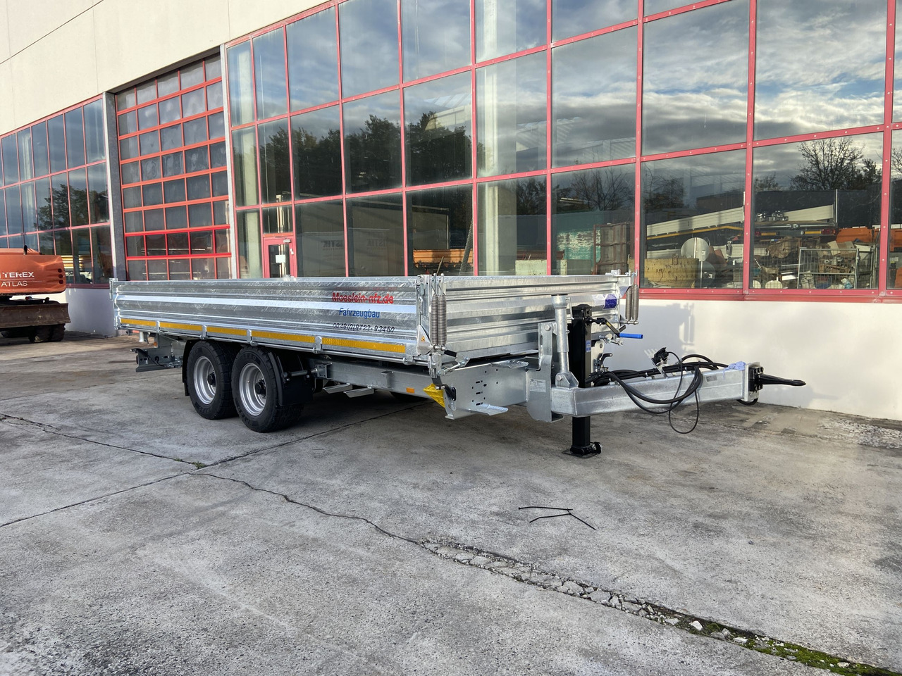 Möslein TTD 11 Breite Reifen Kipper Tieflader, Breite Reifen-- Neufahrzeug -- - Kipper Anhänger: das Bild 5 Möslein TTD 11 Breite Reifen Kipper Tieflader, Breite Reifen-- Neufahrzeug -- - Kipper Anhänger: das Bild 5