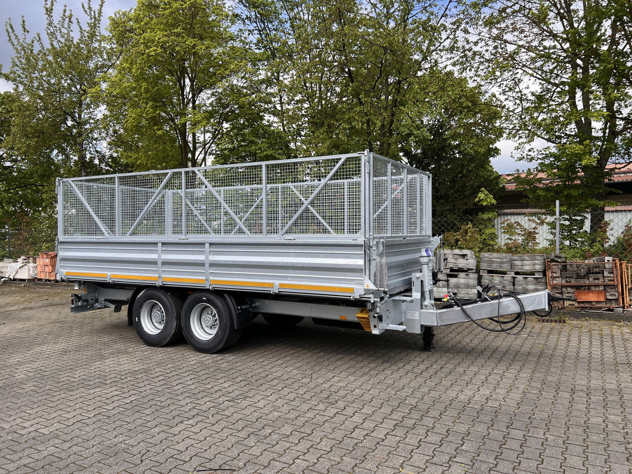 Möslein TTD 14 5,70 m 14 t Tandem- Kipper Tieflader 5,70 m lang, Breite Reifen-- Neufahrzeug -- - Kipper Anhänger: das Bild 3 Möslein TTD 14 5,70 m 14 t Tandem- Kipper Tieflader 5,70 m lang, Breite Reifen-- Neufahrzeug -- - Kipper Anhänger: das Bild 3