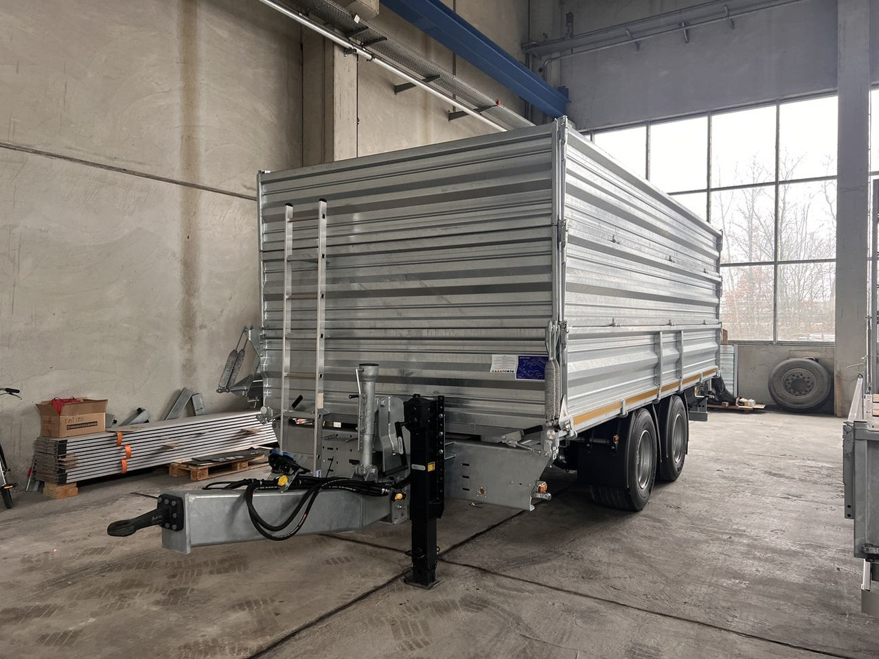Möslein TTD 19 AB 19 t Tandem Kipper Tieflader2 x Aufsatzbordwänden-- Neufahrzeug -- - Kipper Anhänger: das Bild 3 Möslein TTD 19 AB 19 t Tandem Kipper Tieflader2 x Aufsatzbordwänden-- Neufahrzeug -- - Kipper Anhänger: das Bild 3