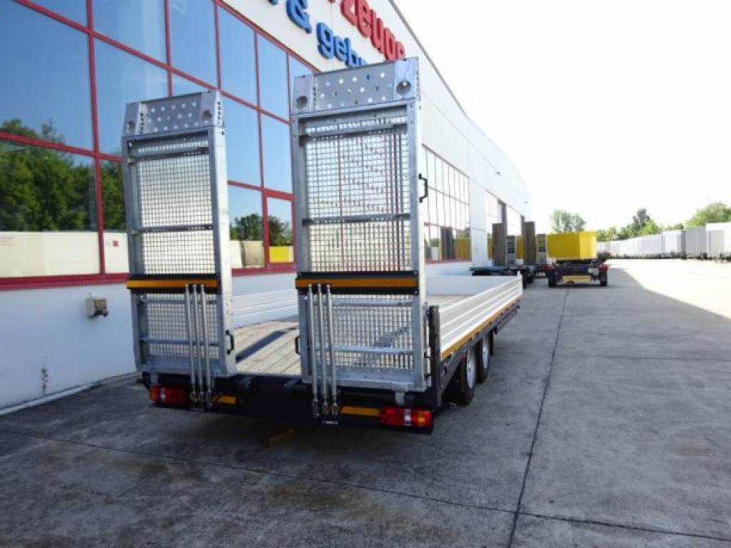 Möslein TTT 13 6,2 BR Weiß Neuer 13 t GG Tandemtieflader mit Breiten Rampen - Tieflader Anhänger: das Bild 4 Möslein TTT 13 6,2 BR Weiß Neuer 13 t GG Tandemtieflader mit Breiten Rampen - Tieflader Anhänger: das Bild 4