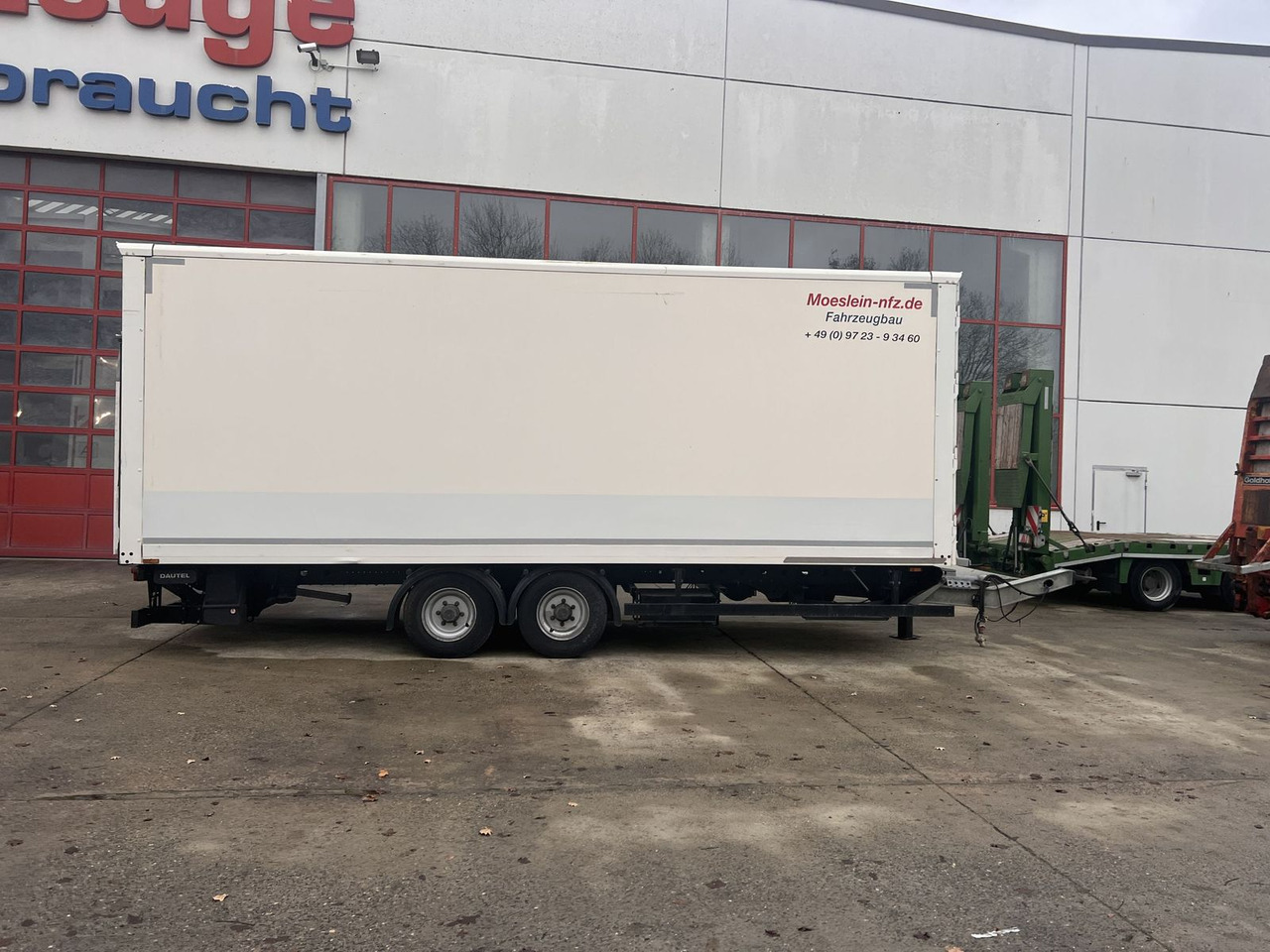 Möslein Tandem Koffer mit Ladebordwand 1,5 t + Durchlad - Koffer Anhänger: das Bild 4 Möslein Tandem Koffer mit Ladebordwand 1,5 t + Durchlad - Koffer Anhänger: das Bild 4