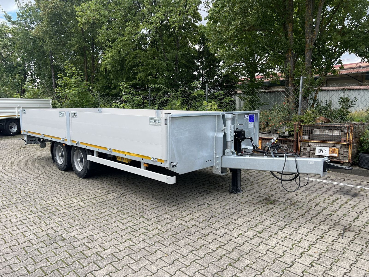 Möslein Tandem- Pritschenanhänger- Tieflader - Pritschenanhänger/ Plattformanhänger: das Bild 2 Möslein Tandem- Pritschenanhänger- Tieflader - Pritschenanhänger/ Plattformanhänger: das Bild 2