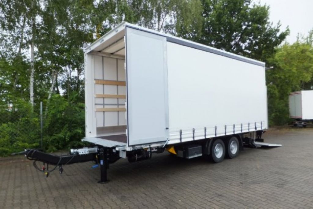 Möslein neuer Planenanhänger, Ladebordwand + Durchladba - Plane LKW: das Bild 2 Möslein neuer Planenanhänger, Ladebordwand + Durchladba - Plane LKW: das Bild 2