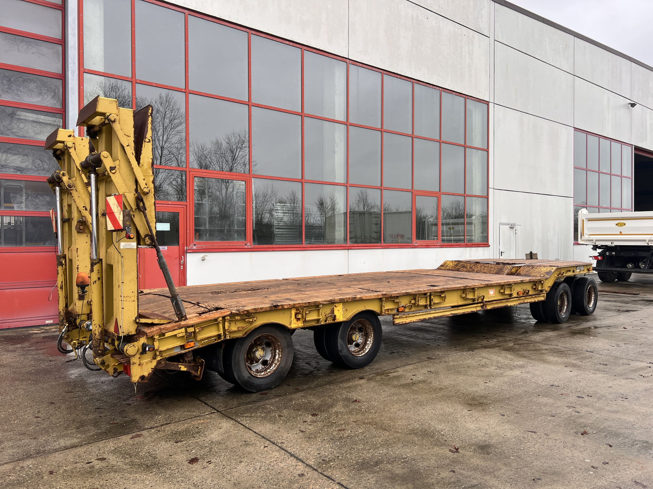Müller Mitteltal T4 PROFI 40,0 4 Achs Tiefladeranhänger - Tieflader Anhänger: das Bild 2 Müller Mitteltal T4 PROFI 40,0 4 Achs Tiefladeranhänger - Tieflader Anhänger: das Bild 2