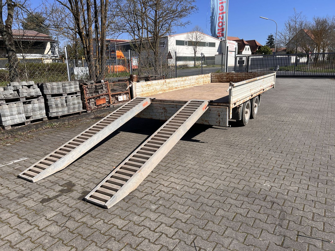 Tandemtieflader - Tieflader Anhänger: das Bild 2 Tandemtieflader - Tieflader Anhänger: das Bild 2