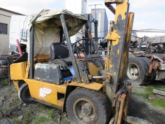 Dieselstapler KOMATSU FD30-8 (PIEZAS / DESGUACE): das Bild 1