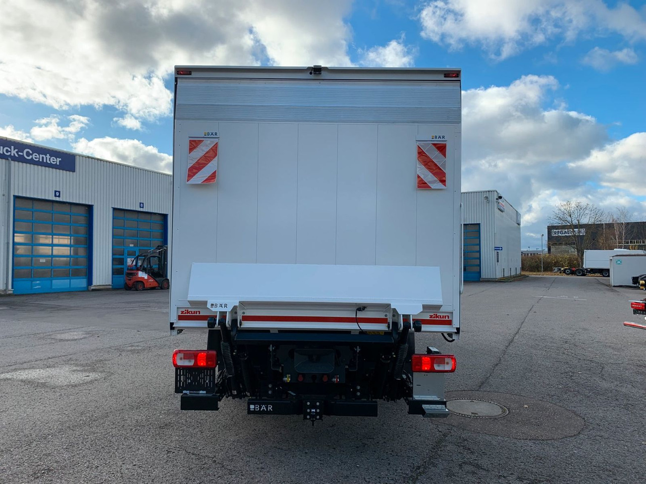 DAF FA XD 370 zikun Swing-Board-Aufbau - Getränkeaufbau LKW: das Bild 5 DAF FA XD 370 zikun Swing-Board-Aufbau - Getränkeaufbau LKW: das Bild 5