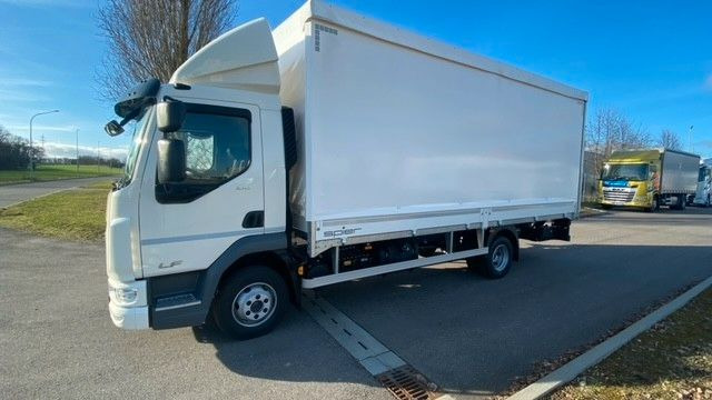 DAF LF 210 8t Pritsche-Plane LBW Tageszulassung DAF FA LF 210 08t Spier Pritsche-Plane - Plane LKW: das Bild 1 DAF LF 210 8t Pritsche-Plane LBW Tageszulassung DAF FA LF 210 08t Spier Pritsche-Plane - Plane LKW: das Bild 1