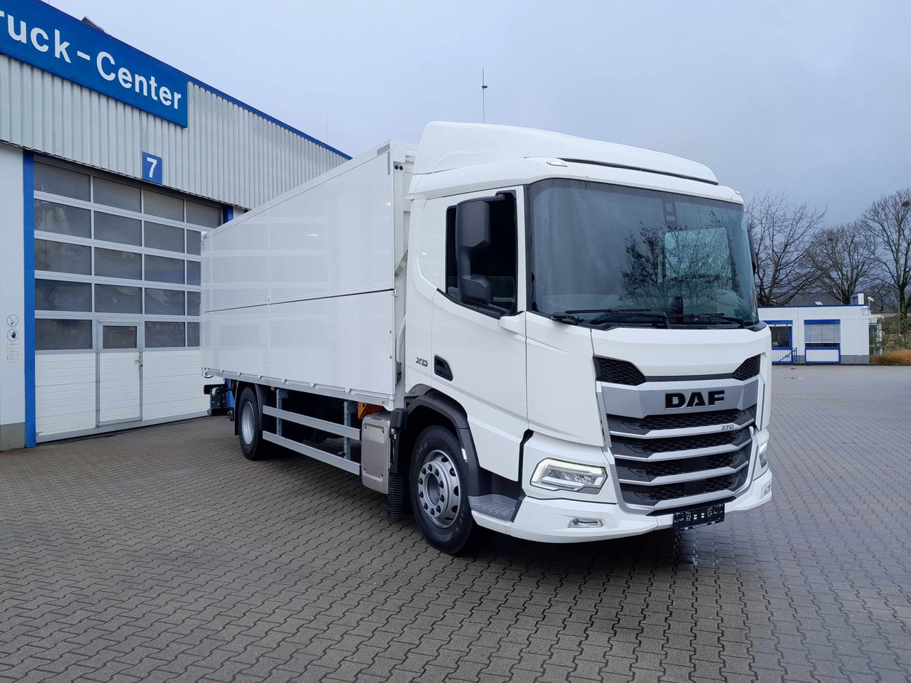 DAF XD 370 Fahrgestell DAF XD 370 Fa Swing-Board-Aufbau - Fahrgestell LKW: das Bild 1 DAF XD 370 Fahrgestell DAF XD 370 Fa Swing-Board-Aufbau - Fahrgestell LKW: das Bild 1