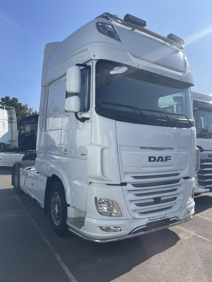 DAF FT XF480 SSC, 2x Tank, Standklima, Lampenbügel DAF FT XF480 SSC, 2x Tank, Standklima, Lampenbügel - Sattelzugmaschine: das Bild 4 DAF FT XF480 SSC, 2x Tank, Standklima, Lampenbügel DAF FT XF480 SSC, 2x Tank, Standklima, Lampenbügel - Sattelzugmaschine: das Bild 4