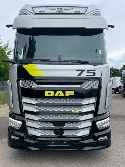 DAF XG+ 480 FT 75 Jahre DAF Edition "Limitiert" DAF XG+ 480 FT 75 Jahre DAF Edition - Sattelzugmaschine: das Bild 4 DAF XG+ 480 FT 75 Jahre DAF Edition "Limitiert" DAF XG+ 480 FT 75 Jahre DAF Edition - Sattelzugmaschine: das Bild 4